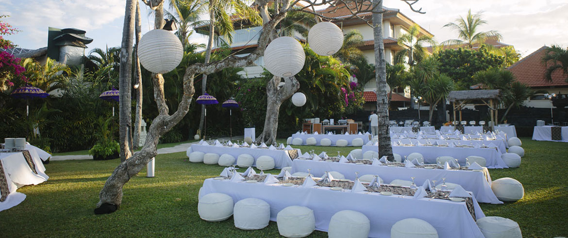 Outdoor corporate event by Martin + Fitch